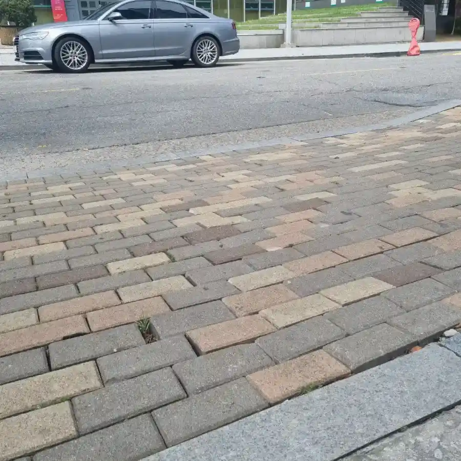 지자체 수정 명령 이행 시공 전 - 인터로킹블록시공